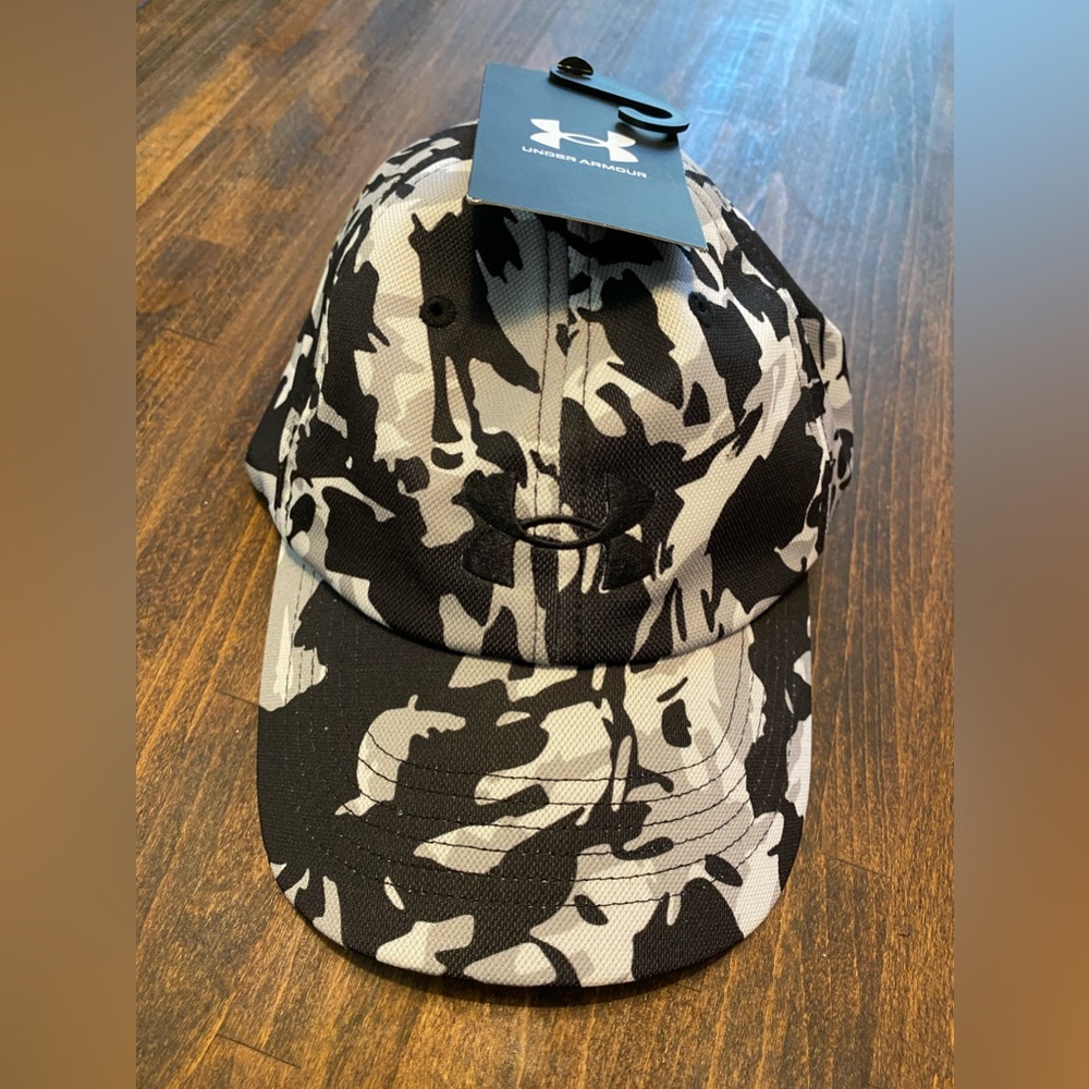 Under Armour Girls Big Kids Youth Running Hat OSFM NWT! Black Gray White Camo